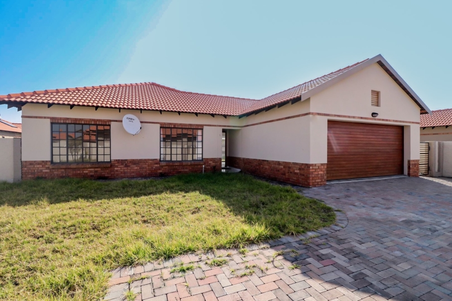 3 Bedroom Property for Sale in Waterkloof East North West